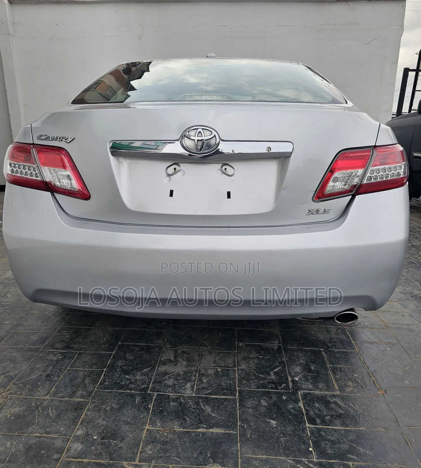 Toyota Camry XLE 4dr Sedan (2.5L 4cyl 6AM) 2010 Silver