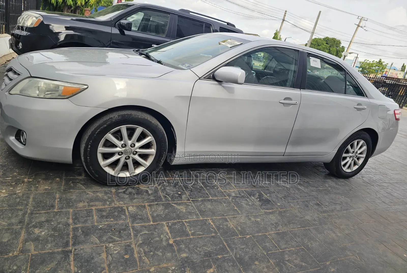 Toyota Camry XLE 4dr Sedan (2.5L 4cyl 6AM) 2010 Silver
