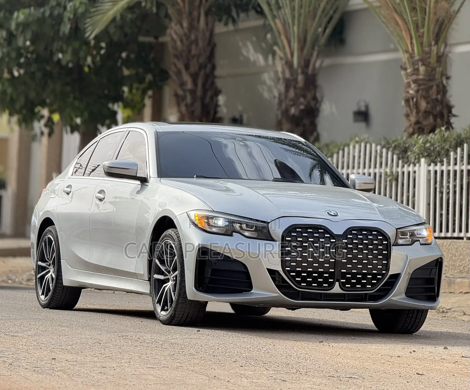 BMW 330i 2019 Silver