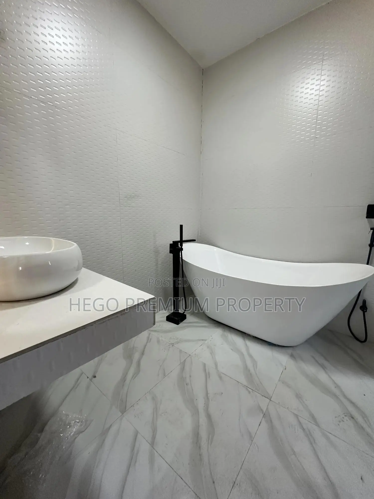 4bdrm Duplex in Phase 2 for rent