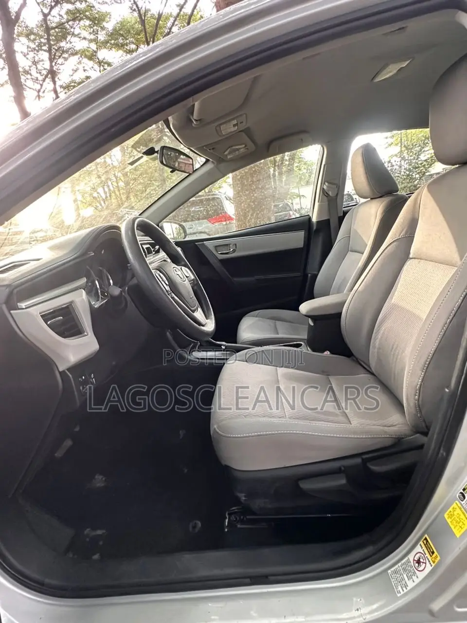 Toyota Corolla LE Plus 4dr Sedan (1.8L 4cyl CVT) 2015 Silver