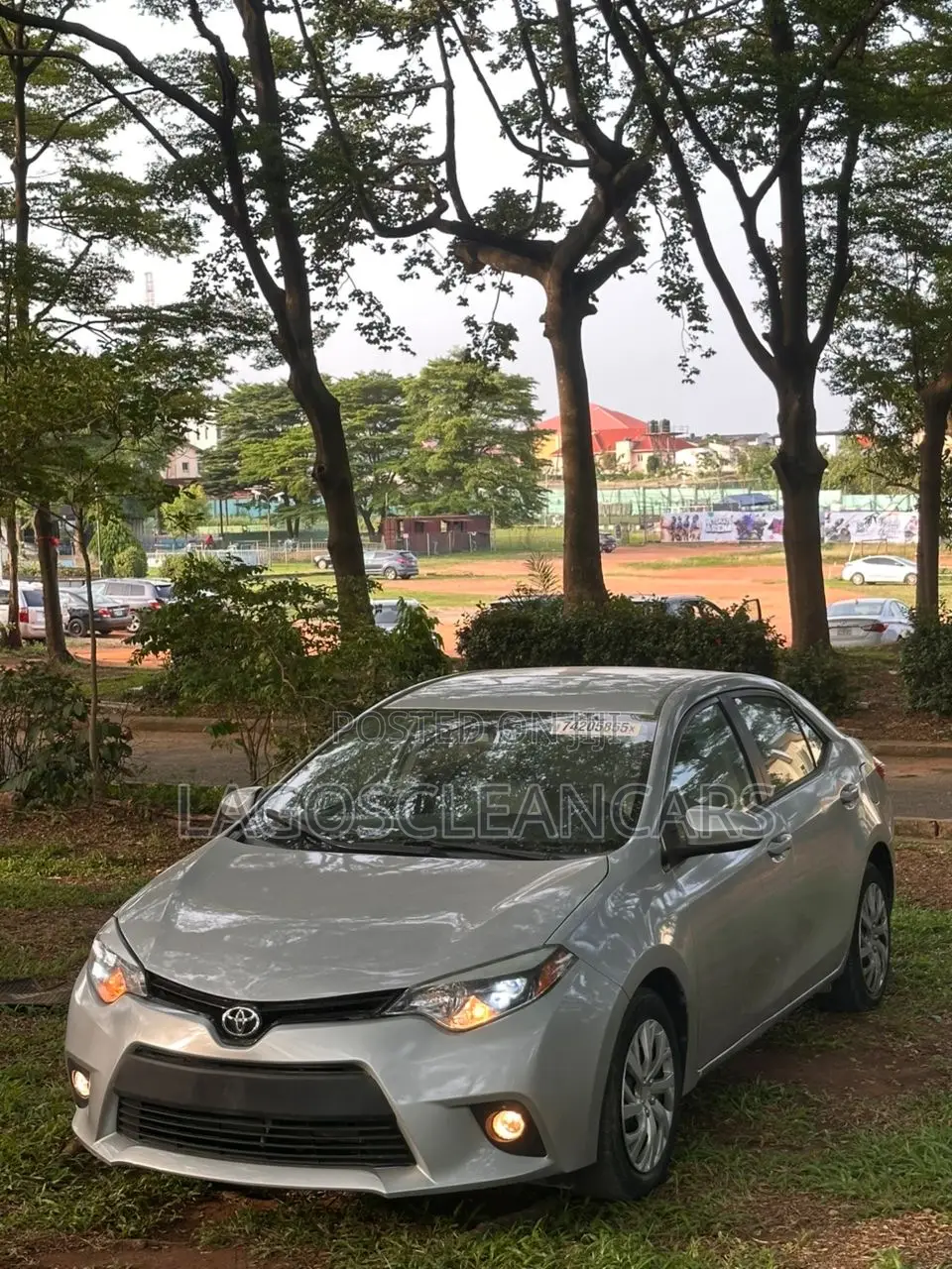 Toyota Corolla LE Plus 4dr Sedan (1.8L 4cyl CVT) 2015 Silver