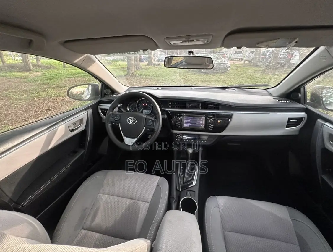 Toyota Corolla L 4dr Sedan (1.8L 4cyl 4A) 2015 Silver