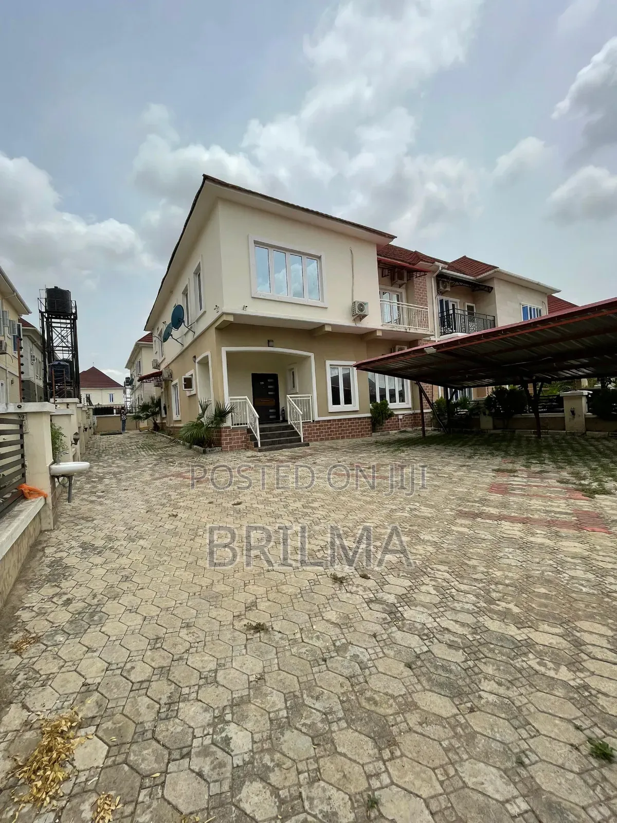 4bdrm Duplex in FHA for sale