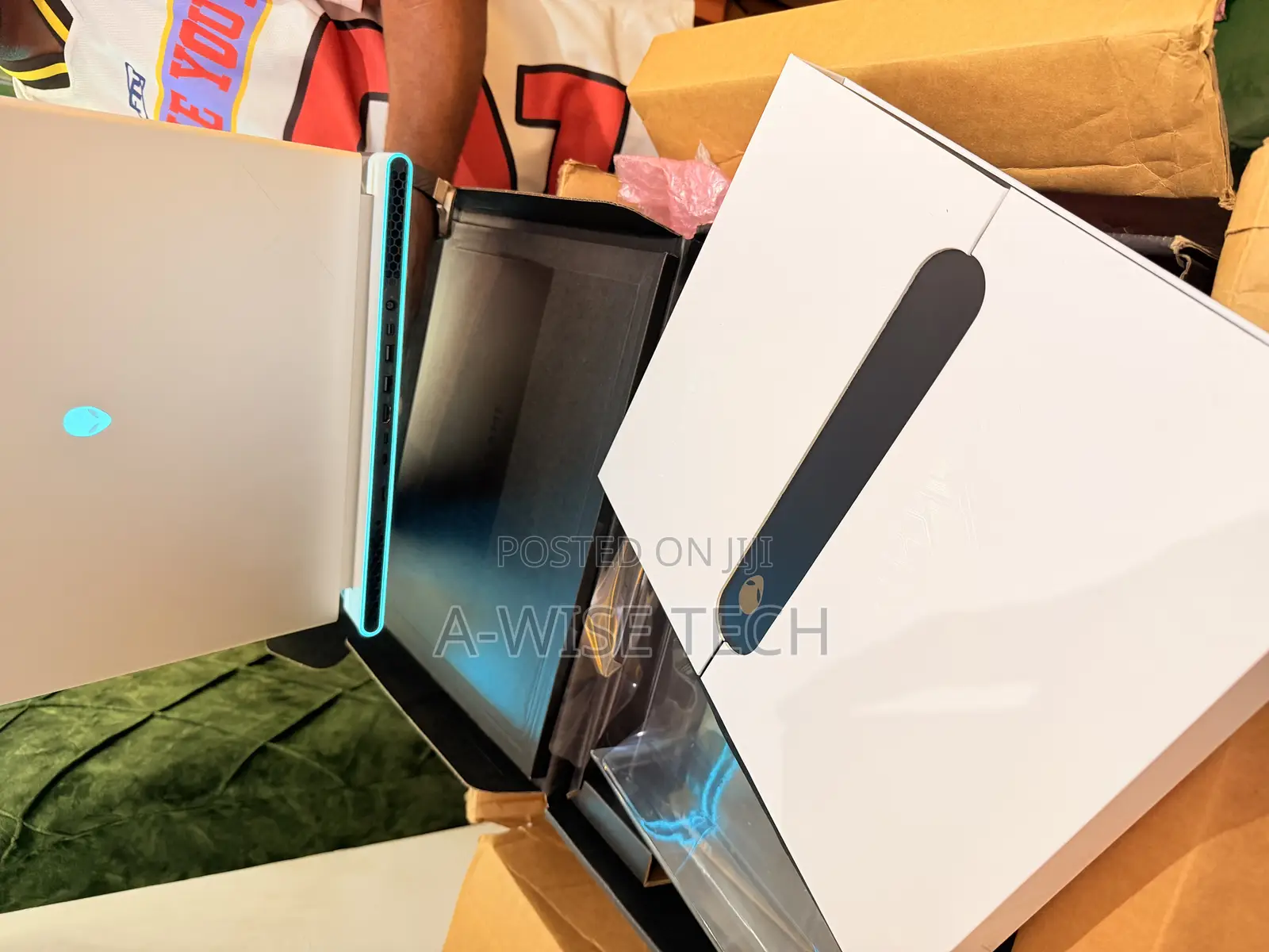 New Laptop Alienware X16 R2 16GB Intel Core Ultra 7 SSD 1T
