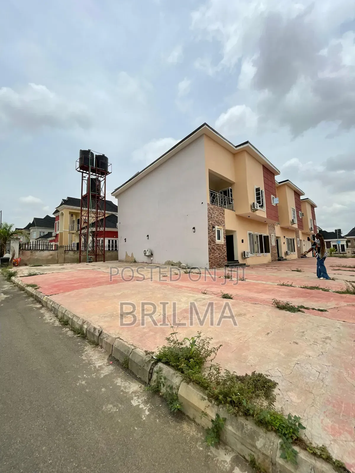 4bdrm Duplex in FHA for sale