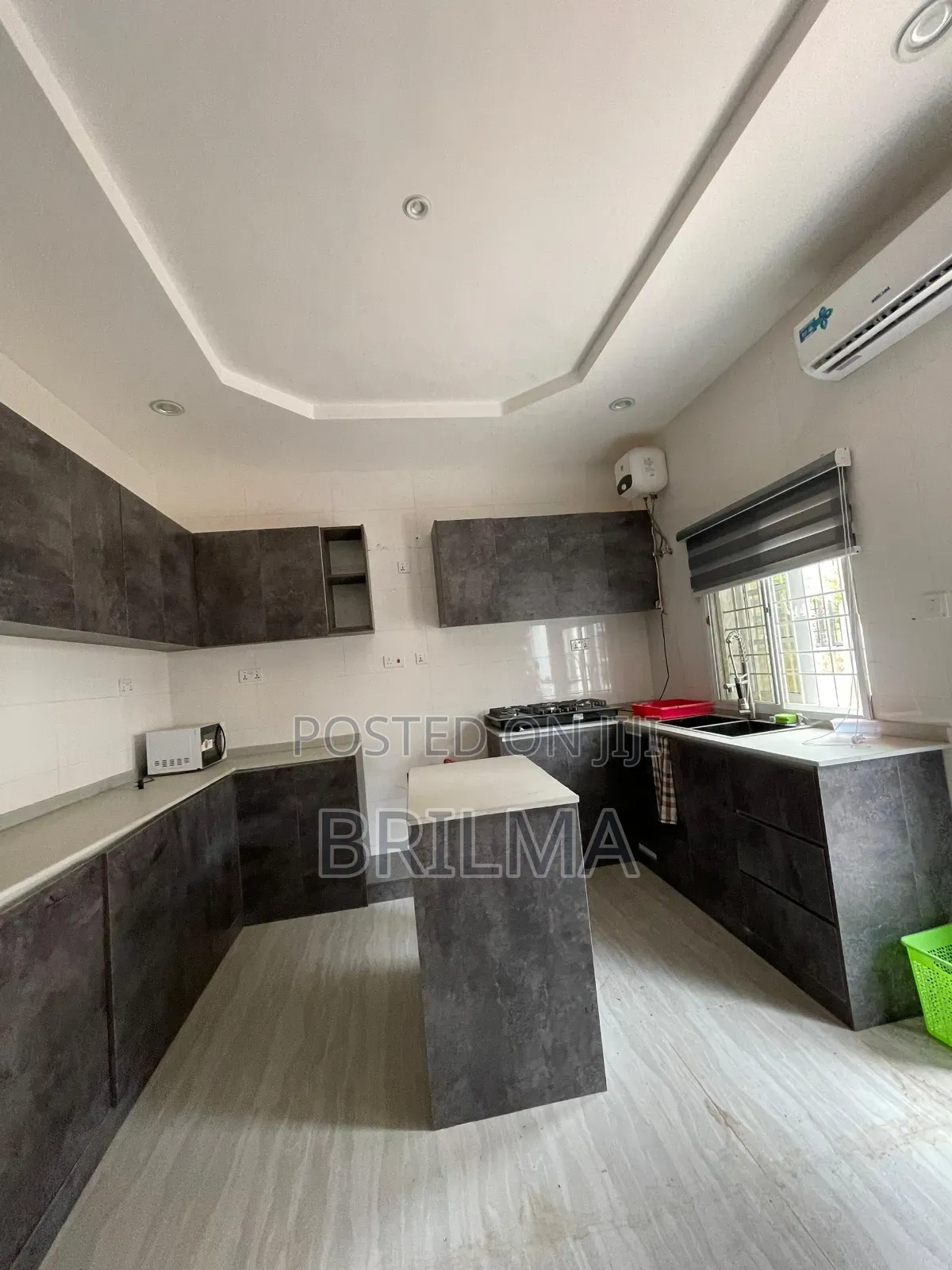 4bdrm Duplex in FHA for sale