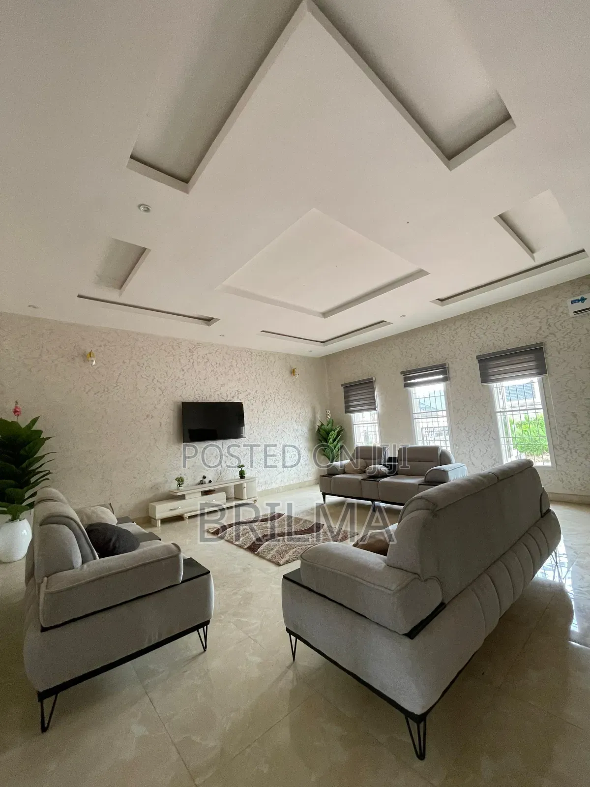 4bdrm Duplex in FHA for sale