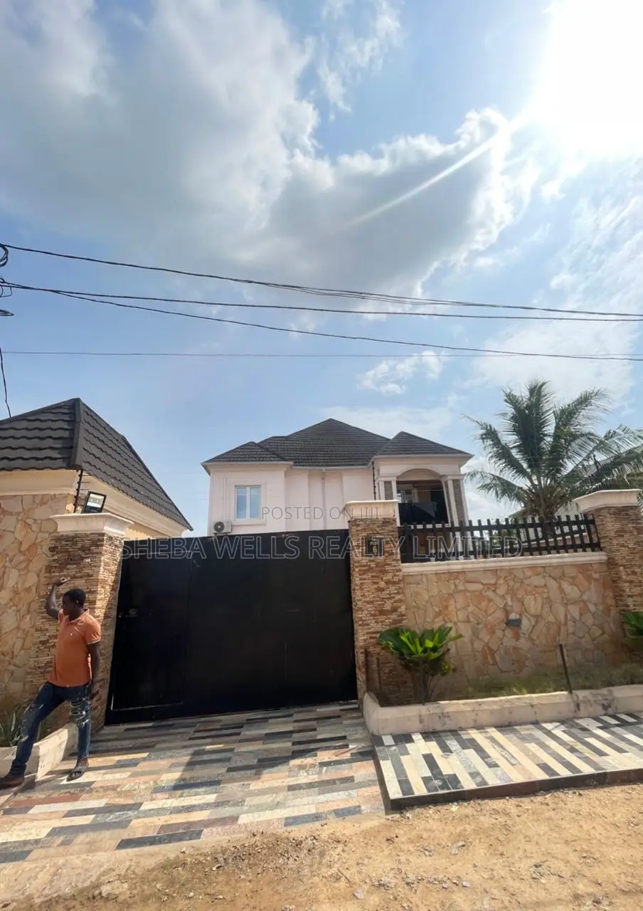 Furnished 5bdrm Duplex in GRA Phase 1 for sale