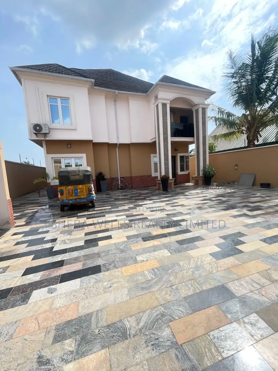 Furnished 5bdrm Duplex in GRA Phase 1 for sale