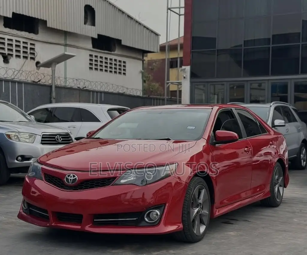 Toyota Camry SE 4dr Sedan (2.5L 4cyl 6A) 2013 Red