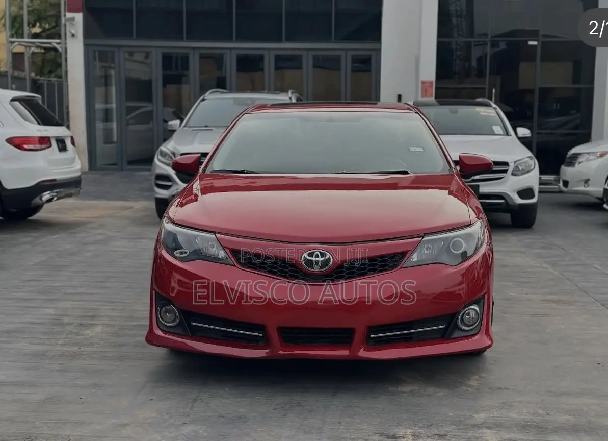 Toyota Camry SE 4dr Sedan (2.5L 4cyl 6A) 2013 Red