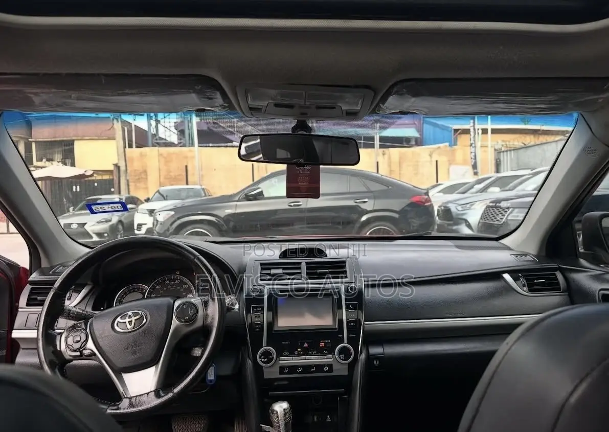 Toyota Camry SE 4dr Sedan (2.5L 4cyl 6A) 2013 Red