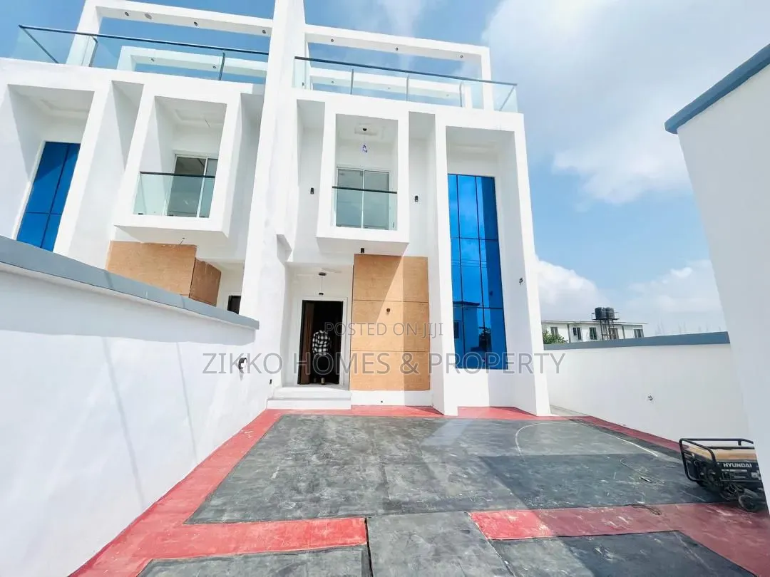 5bdrm Duplex in Monastery Road, Sangotedo for sale