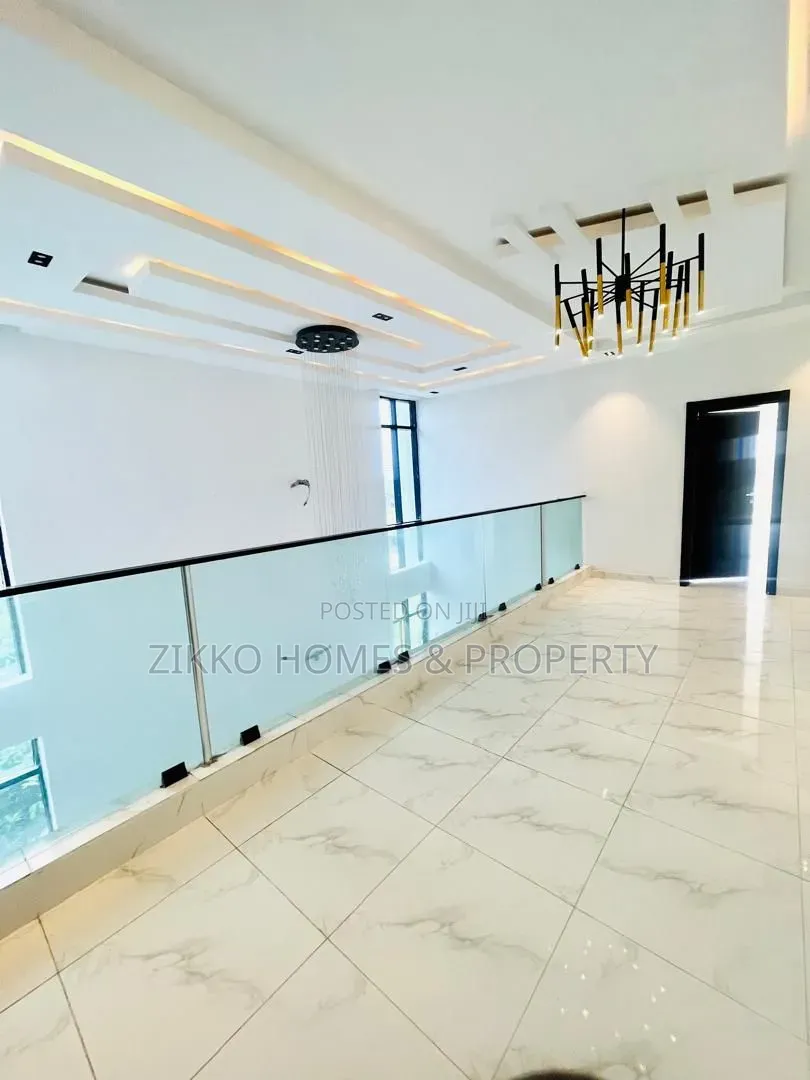 5bdrm Duplex in Monastery Road, Sangotedo for sale