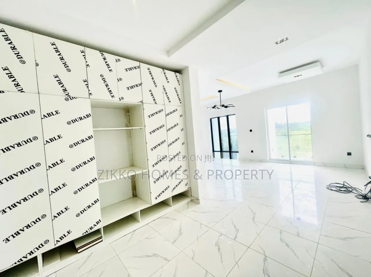 5bdrm Duplex in Monastery Road, Sangotedo for sale