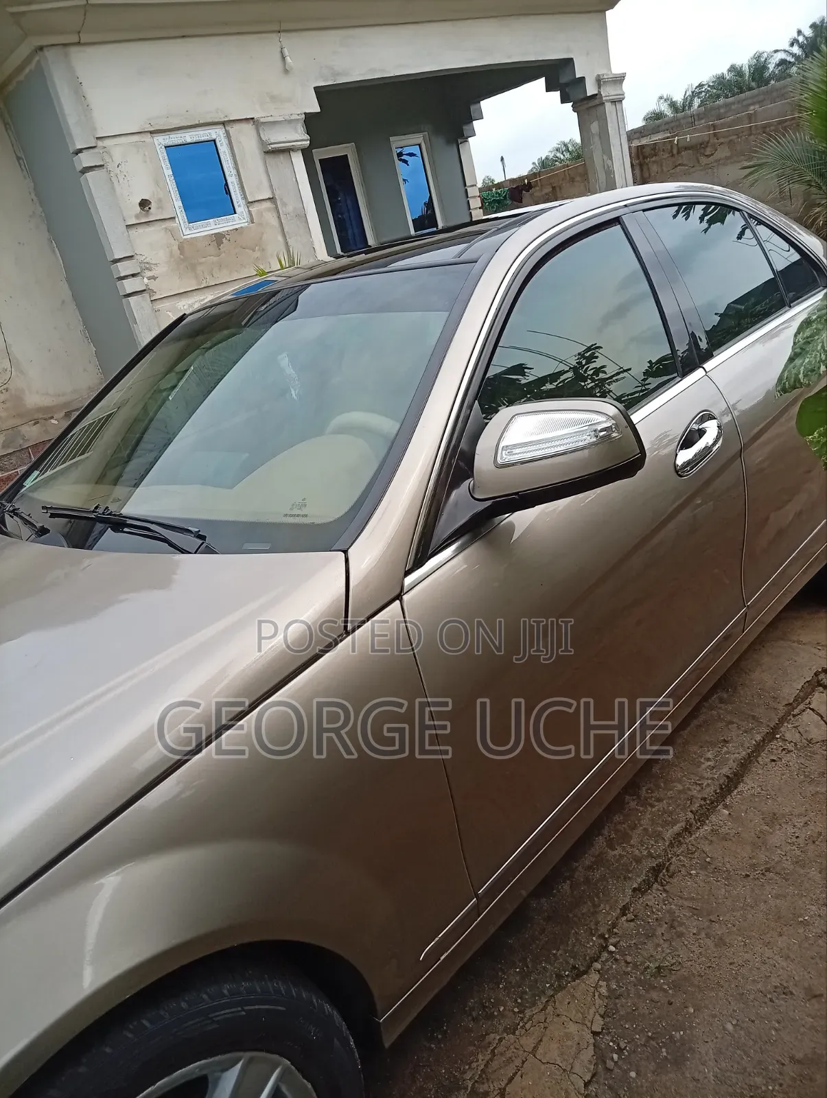 Mercedes-Benz C300 2009 Gold