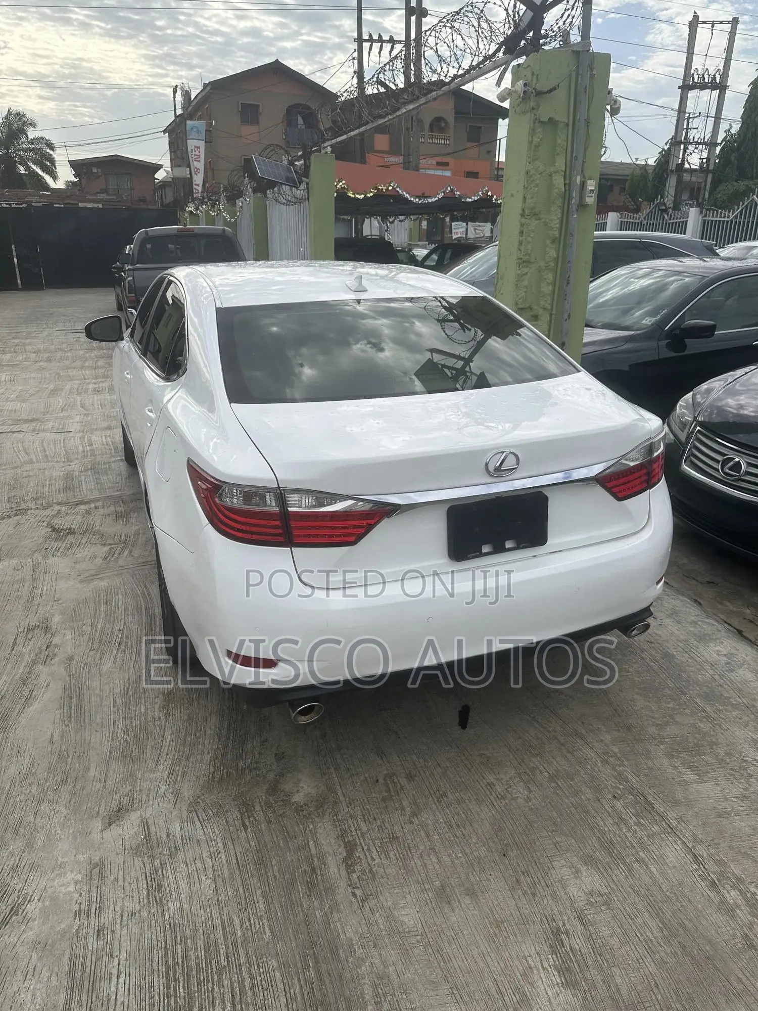 Lexus ES 350 FWD 2013 White