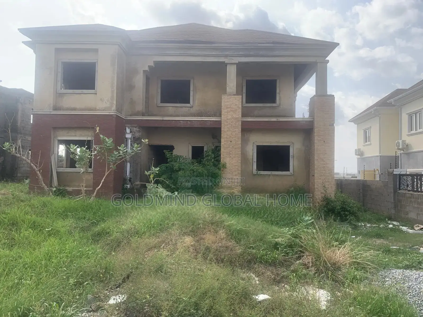 5bdrm Duplex in Lugbe District. for sale