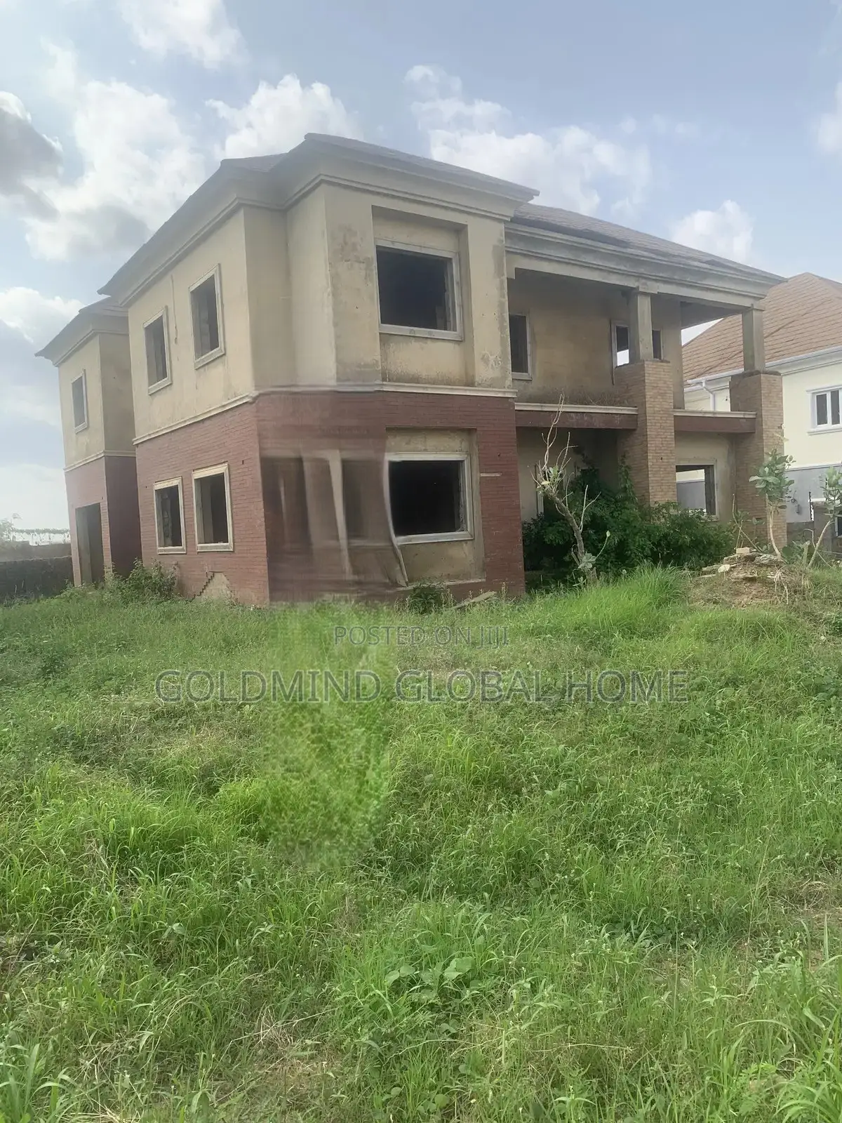 5bdrm Duplex in Lugbe District. for sale