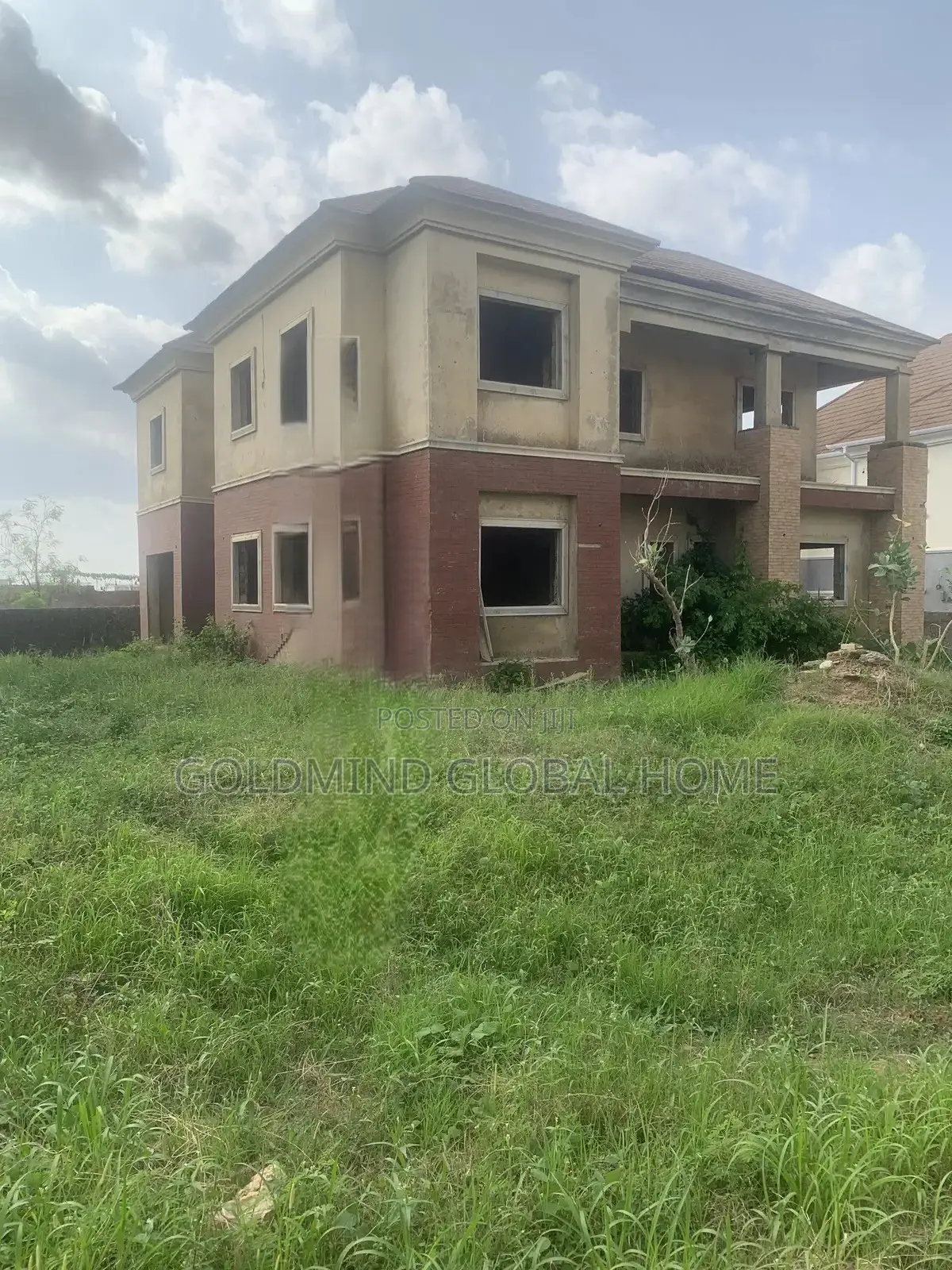 5bdrm Duplex in Lugbe District. for sale