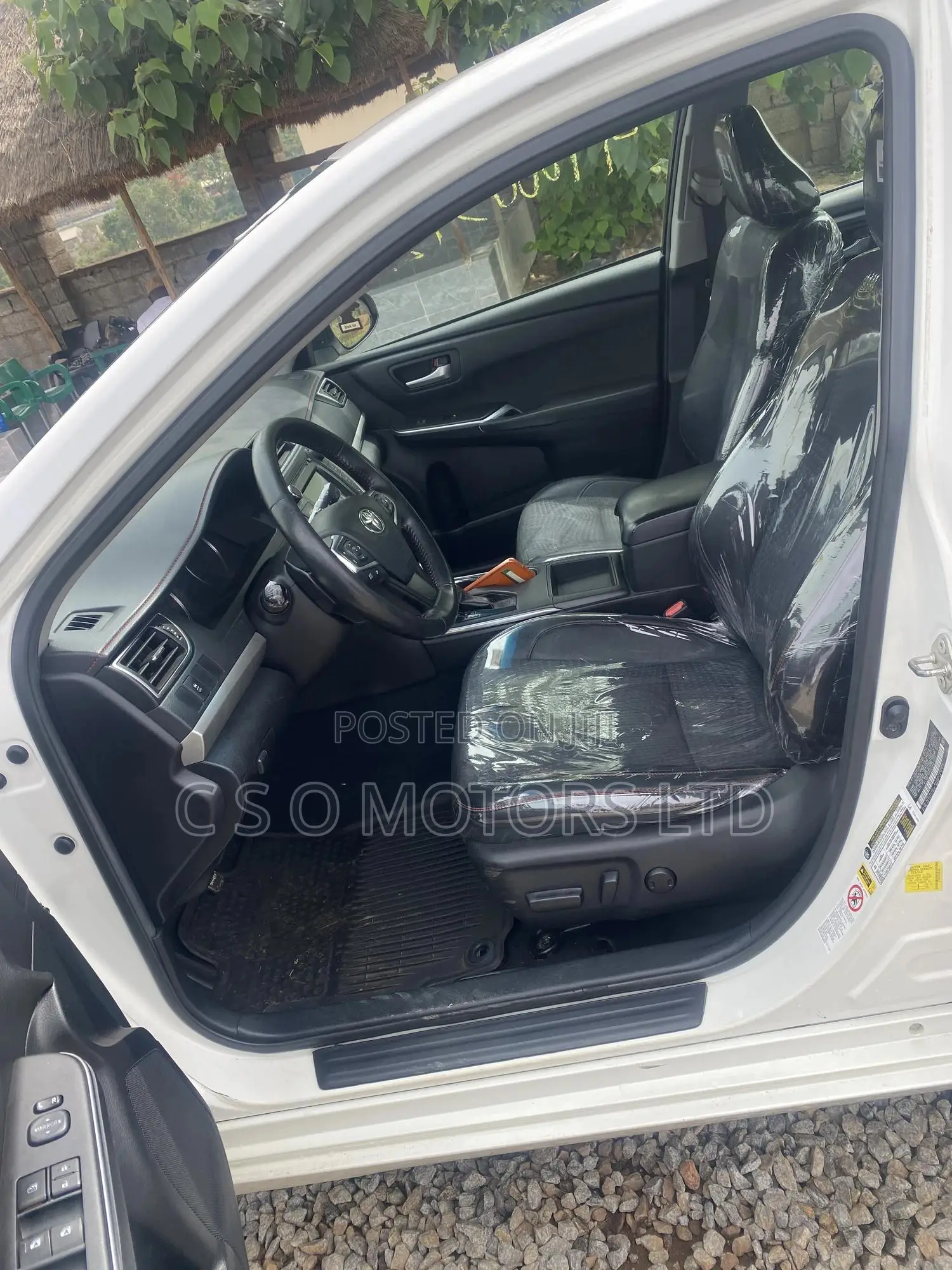 Toyota Camry SE 4dr Sedan (2.5L 4cyl 6A) 2015 White