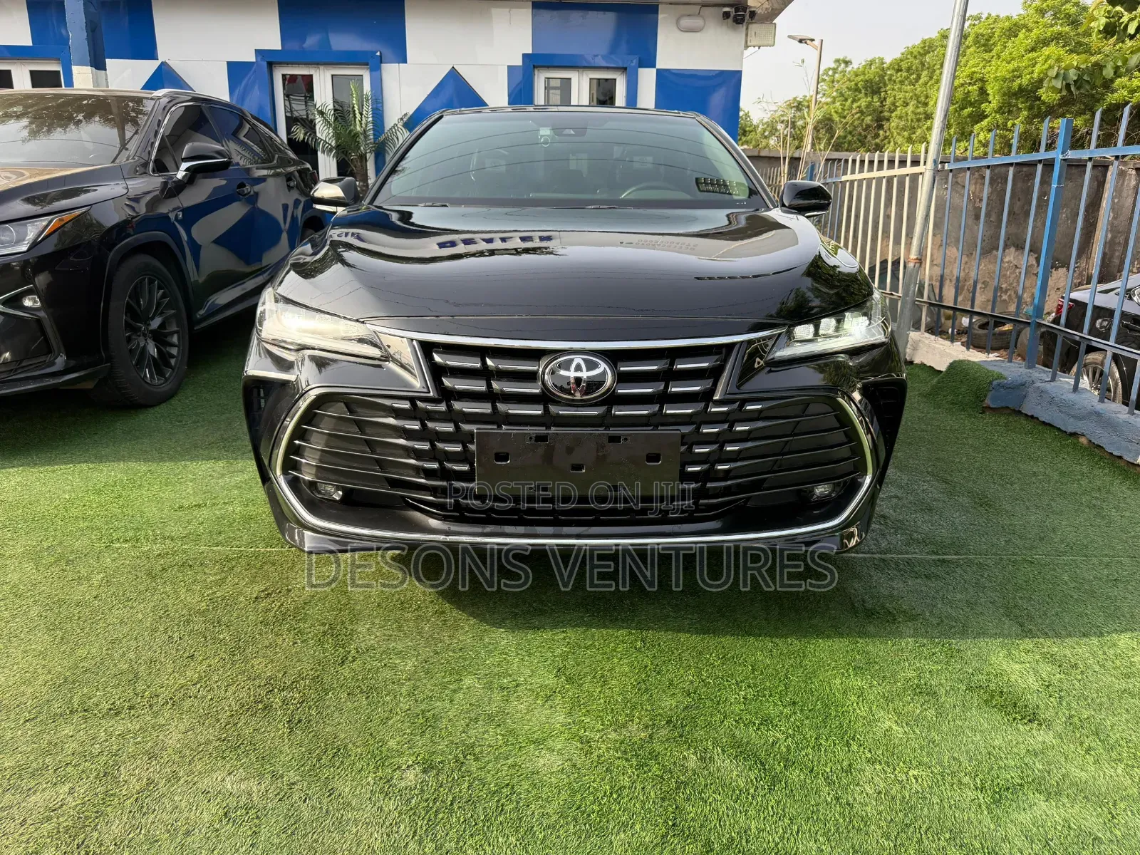 Toyota Avalon 2023 Black