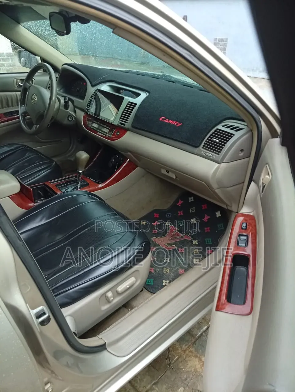 Toyota Camry XLE V6 4dr Sedan (3.0L 6cyl 5A) 2005 Gold