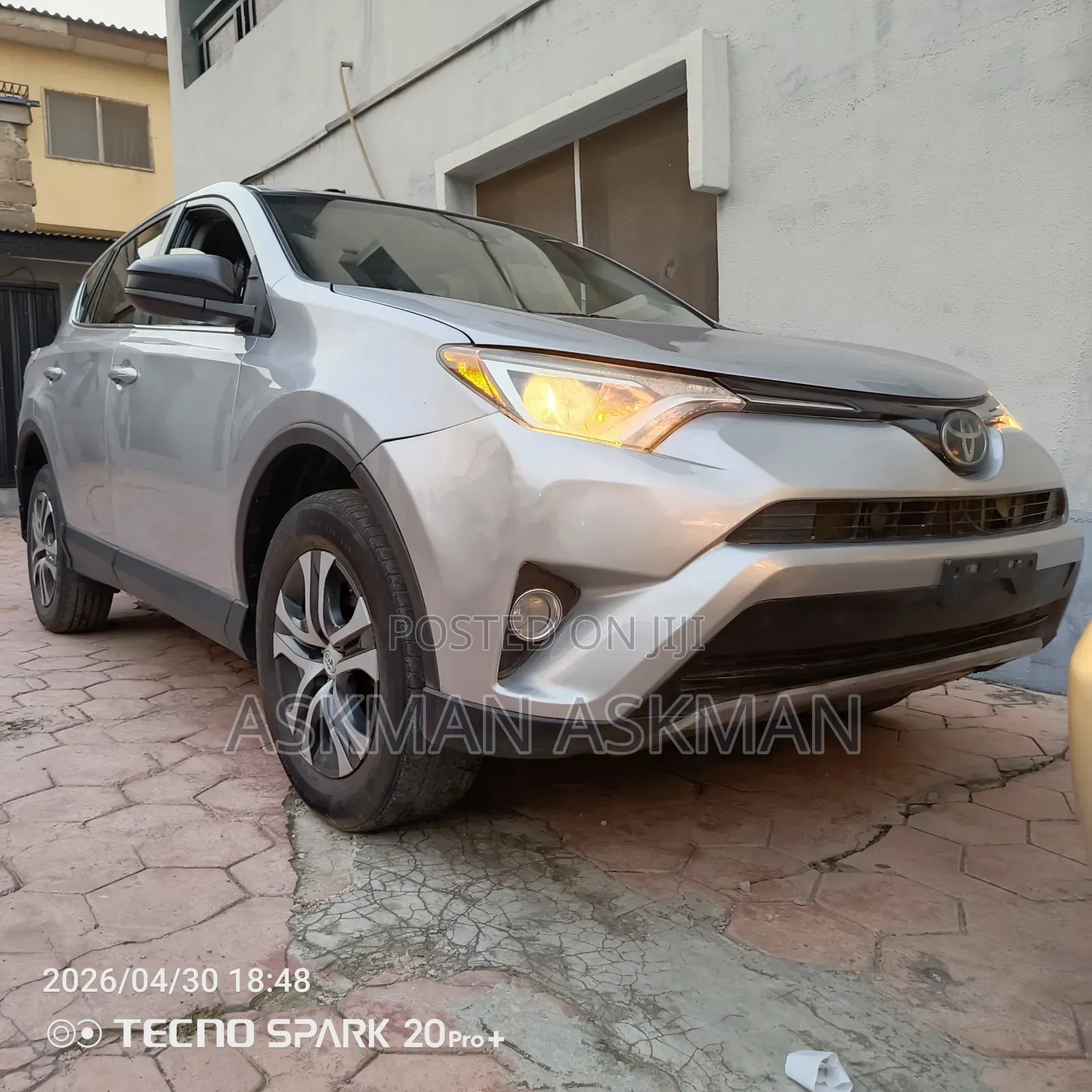 Toyota RAV4 LE 4dr SUV AWD (2.5L 4cyl 6A) 2018 Silver