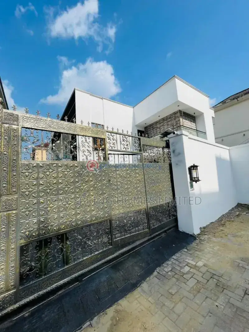 6bdrm Mansion in Ikeja Gra for sale