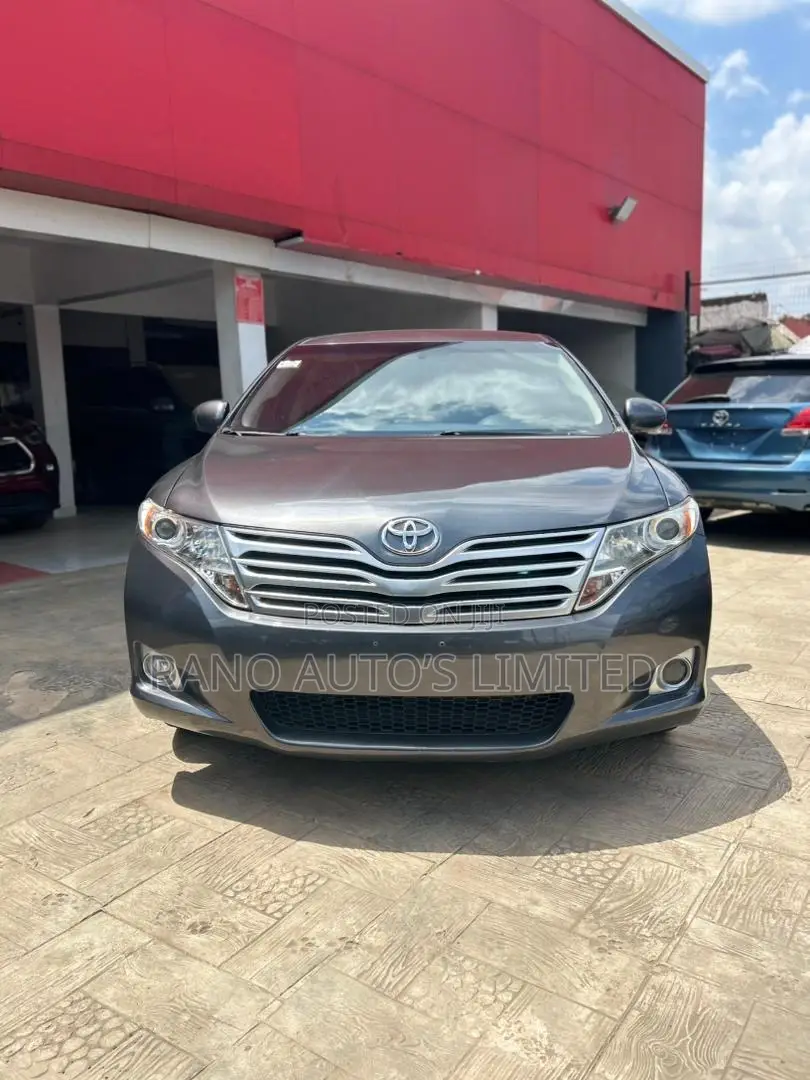 Toyota Venza LE 2010 Gray