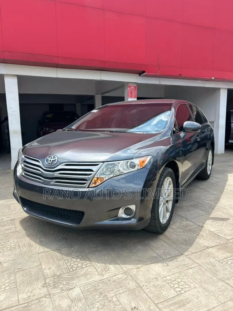 Toyota Venza LE 2010 Gray