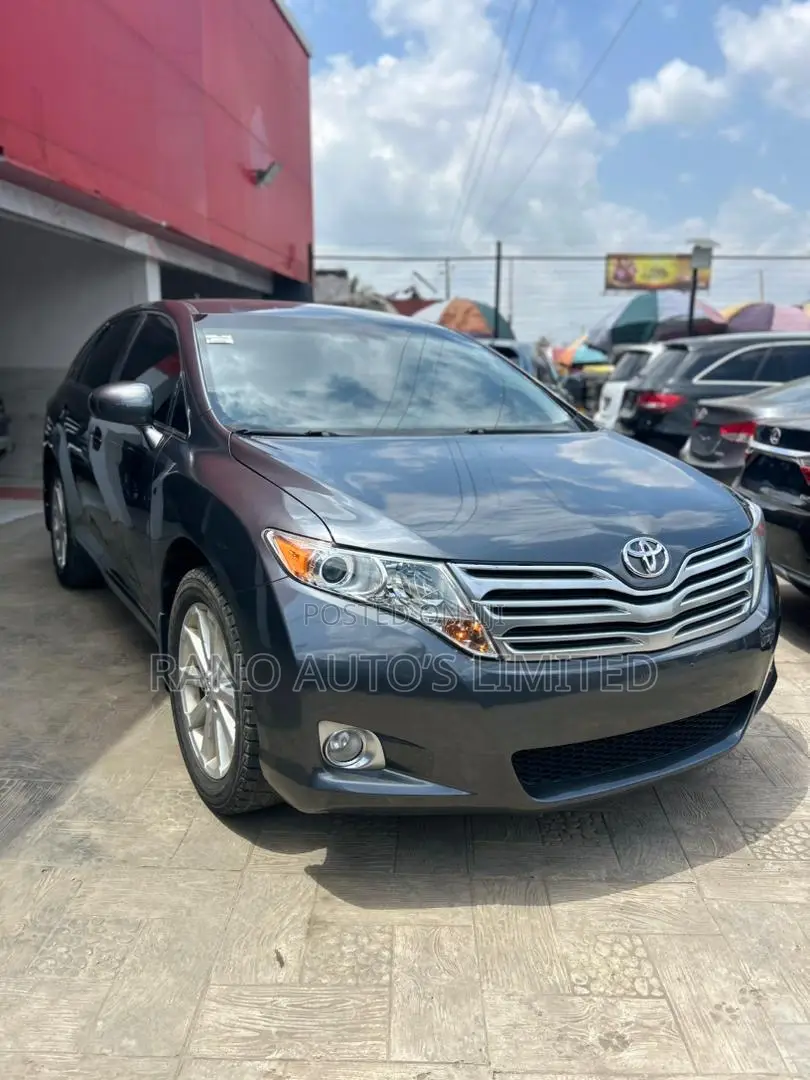 Toyota Venza LE 2010 Gray
