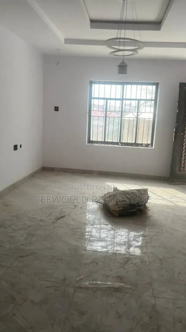 2bdrm Apartment in Ashipa Estate, Akala Express for rent