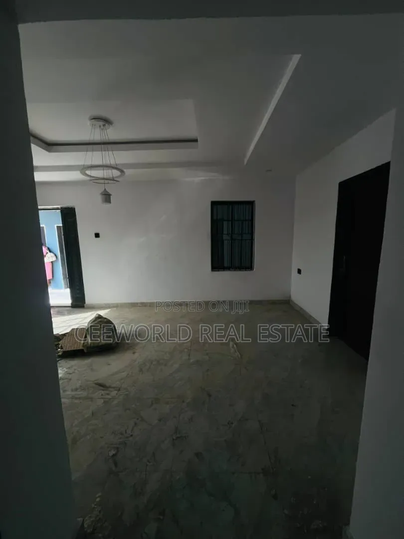 2bdrm Apartment in Ashipa Estate, Akala Express for rent