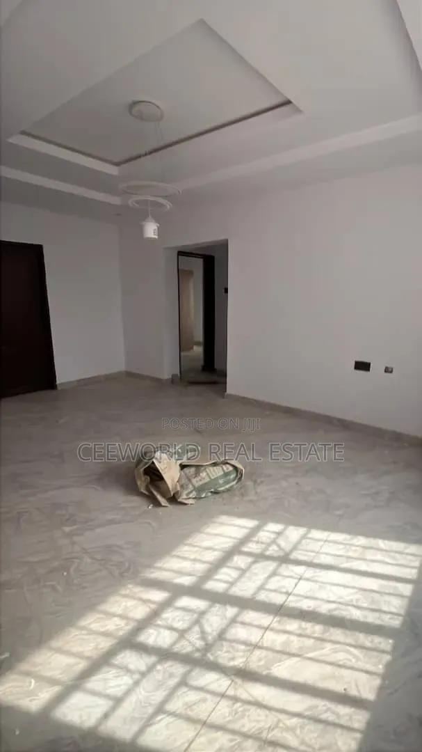 2bdrm Apartment in Ashipa Estate, Akala Express for rent