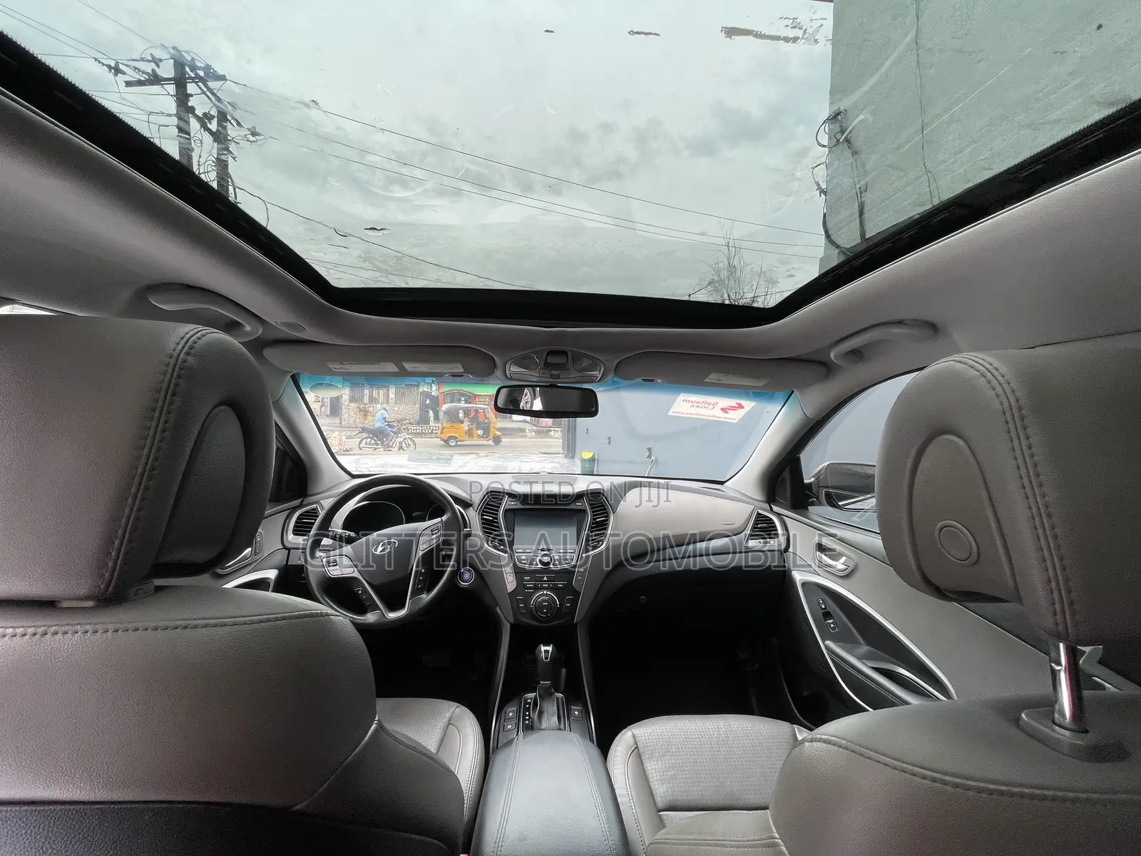 Hyundai Santa Fe Limited 4dr SUV (3.3L 6cyl 6A) 2015