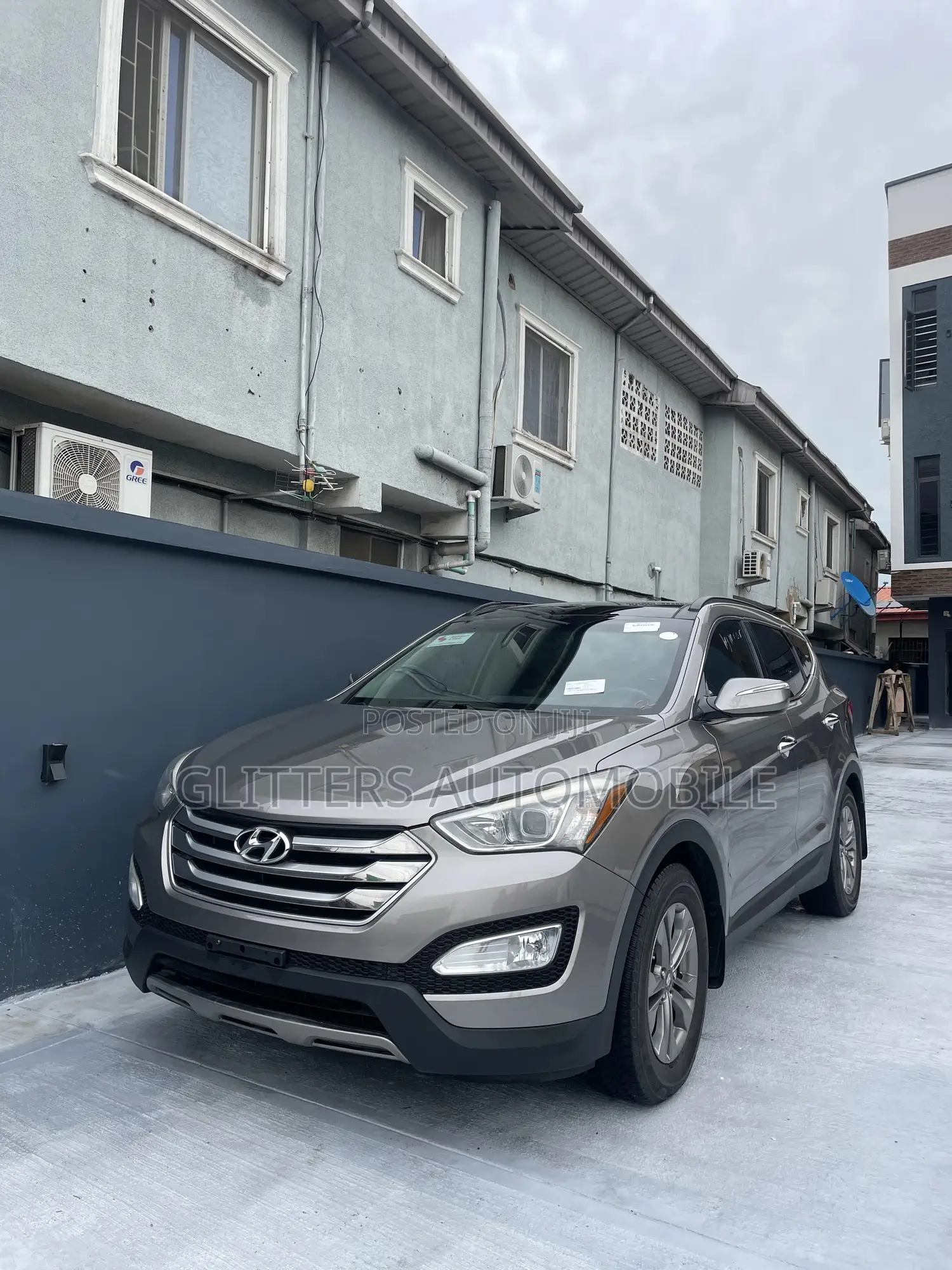 Hyundai Santa Fe Limited 4dr SUV (3.3L 6cyl 6A) 2015
