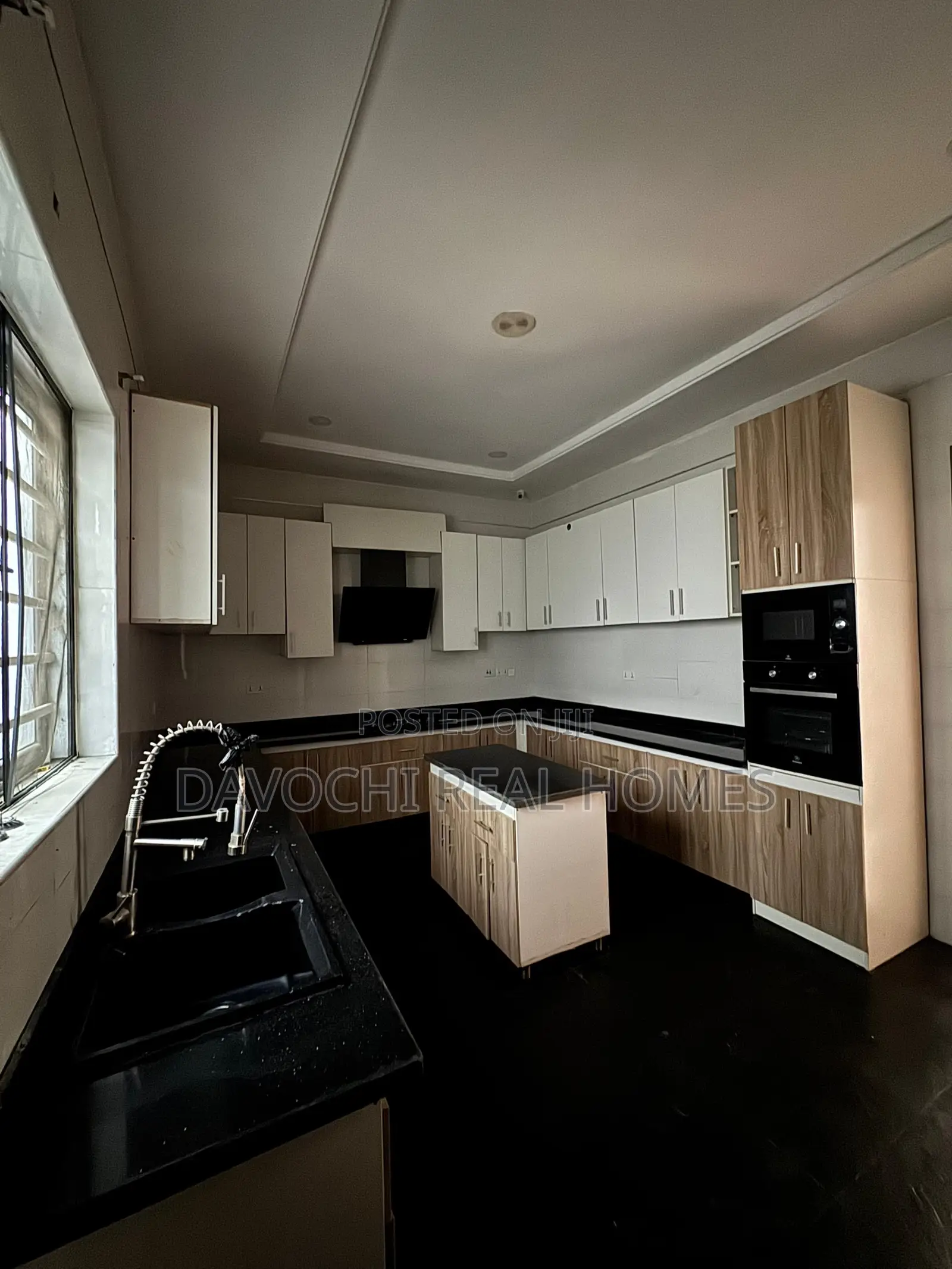5bdrm Duplex in Orchid Road, Lekki Phase 2 for rent