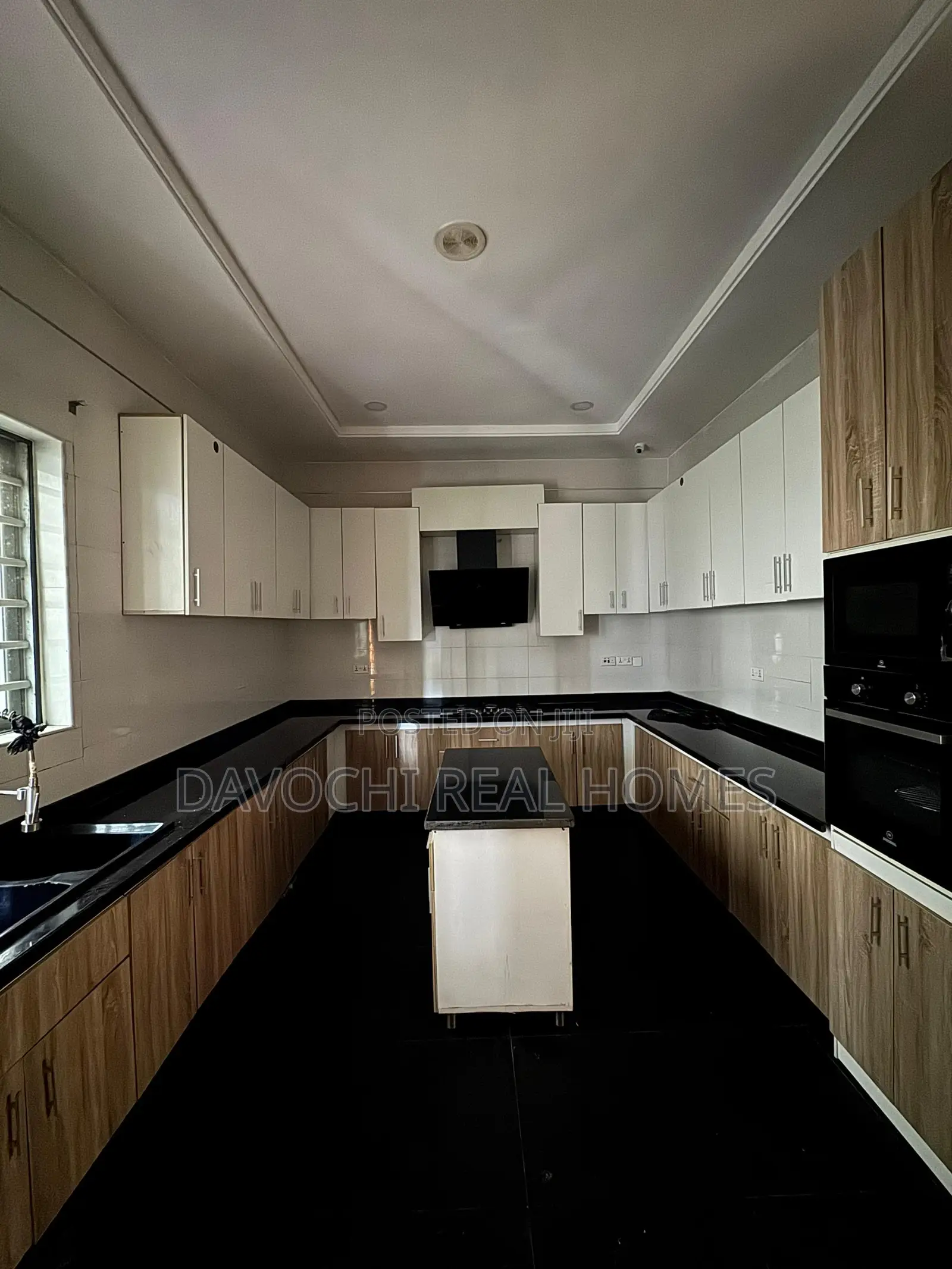 5bdrm Duplex in Orchid Road, Lekki Phase 2 for rent