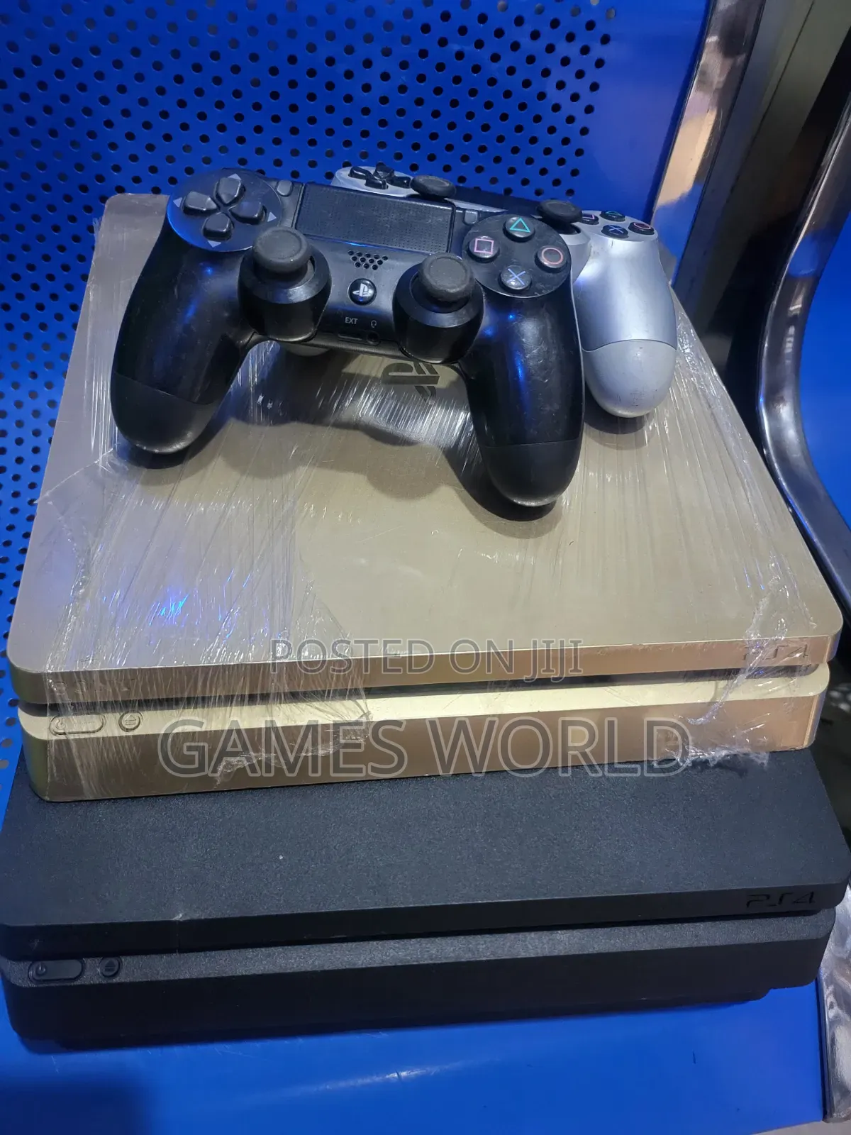 Playstation4 Slim With Games and 2pads