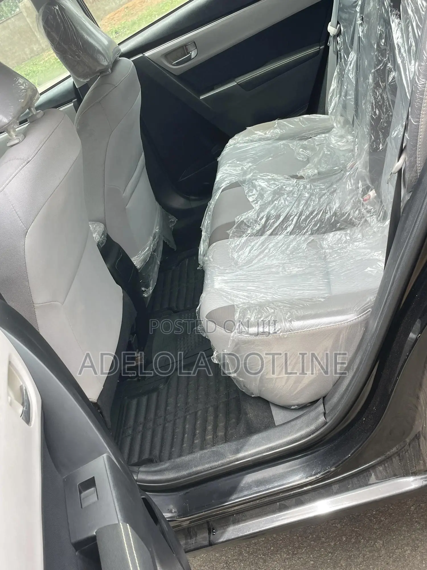 Toyota Corolla LE ECO 4dr Sedan (1.8L 4cyl CVT) 2017 Black