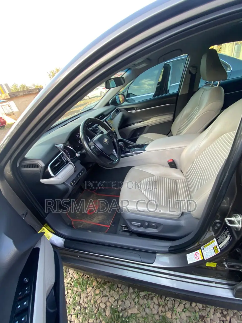 Toyota Camry LE FWD (2.5L 4cyl 8AM) 2018 Gray
