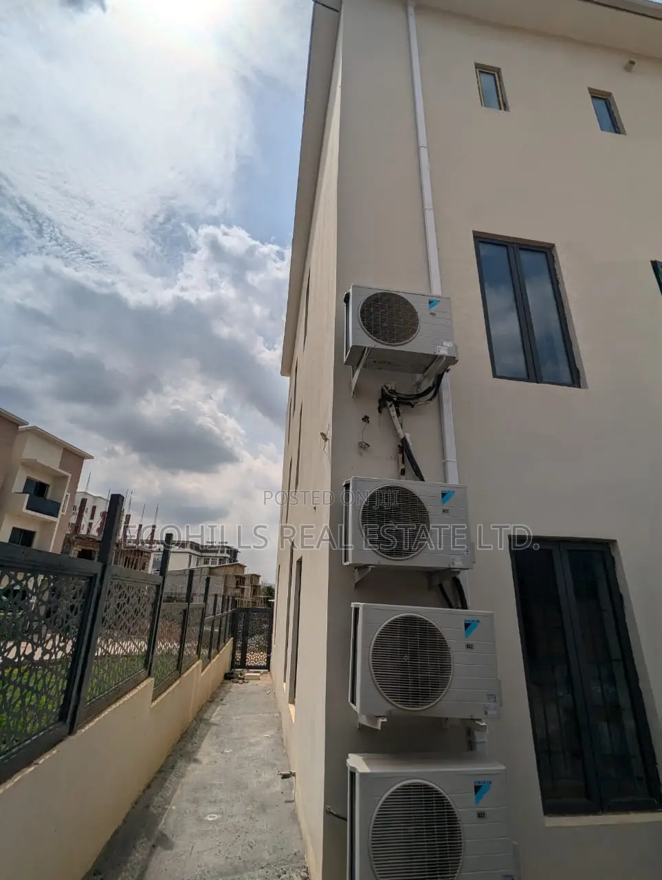 6bdrm Duplex in Mabushi for sale