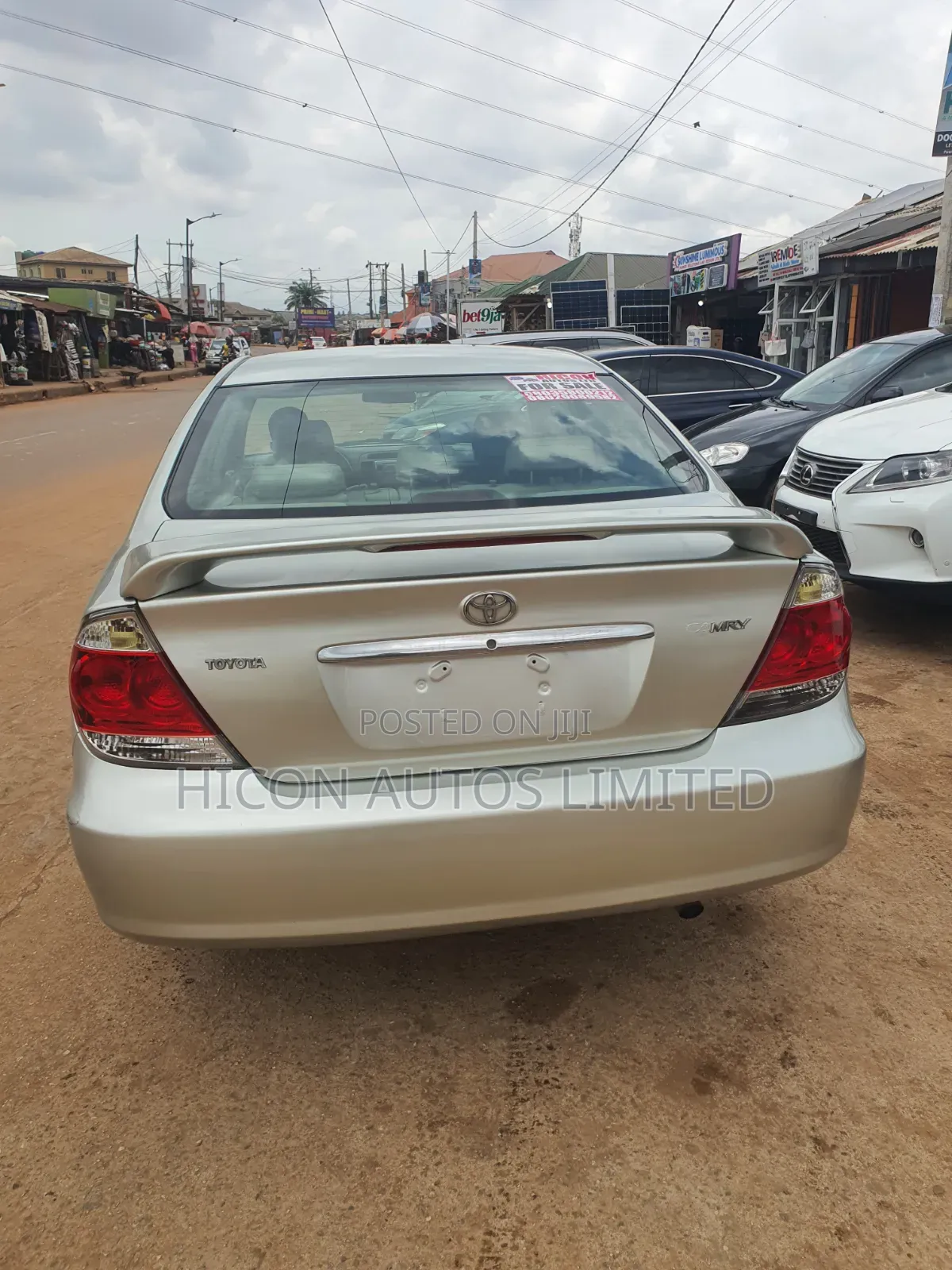 Toyota Camry LE 4dr Sedan (2.4L 4cyl 5A) 2005 Silver