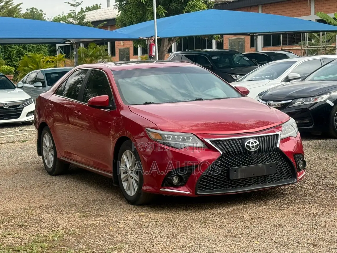 Toyota Camry XLE 4dr Sedan (2.5L 4cyl 6A) 2013 Red