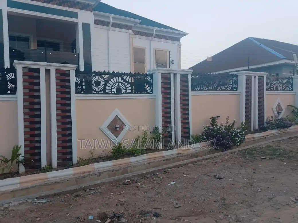 5bdrm Duplex in Akala Express for sale