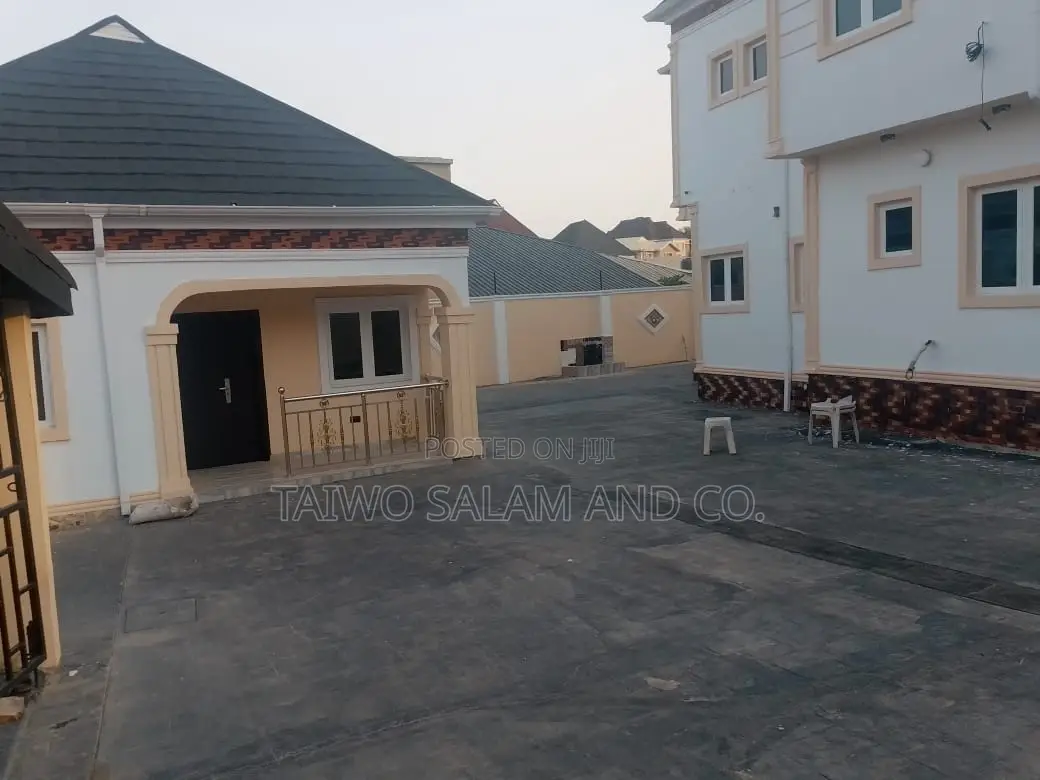 5bdrm Duplex in Akala Express for sale