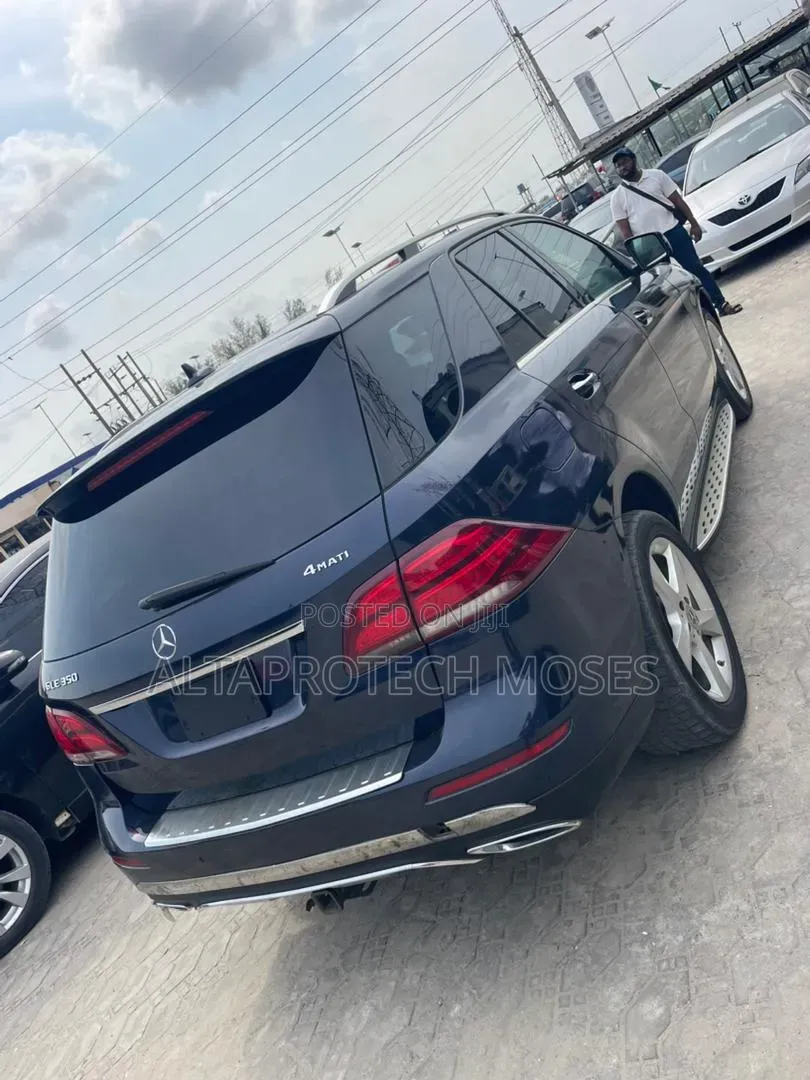 Mercedes-Benz GLE-Class GLE 350 2018 Blue