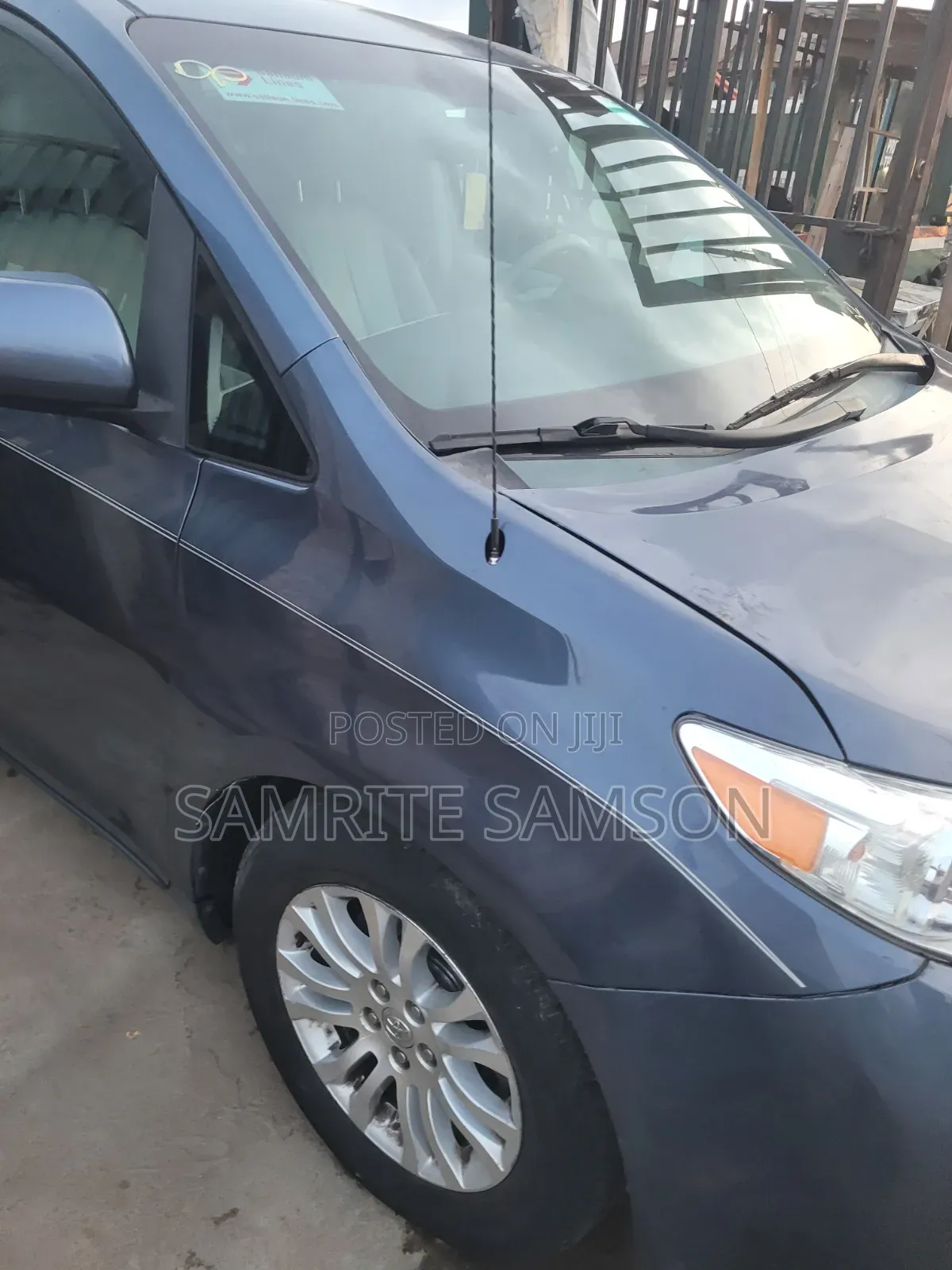 Toyota Sienna XLE FWD 8-Passenger 2013 Blue